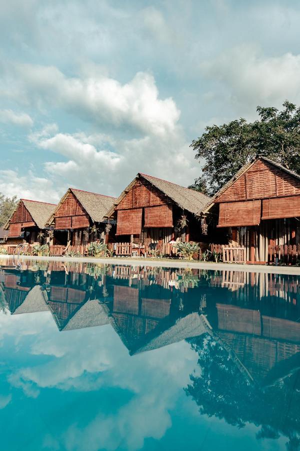 Nipoh Beach Cottage Kijal Kültér fotó